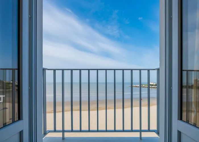 Cerise Royan - Le Grand Hotel De La Plage